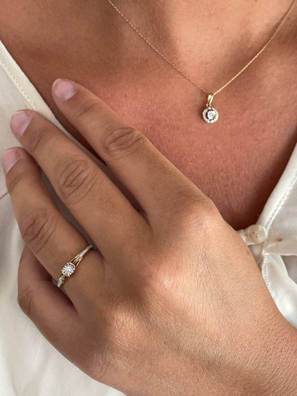 Anillo TAIR con brillantes en oro amarillo y blanco de 14 ktes.