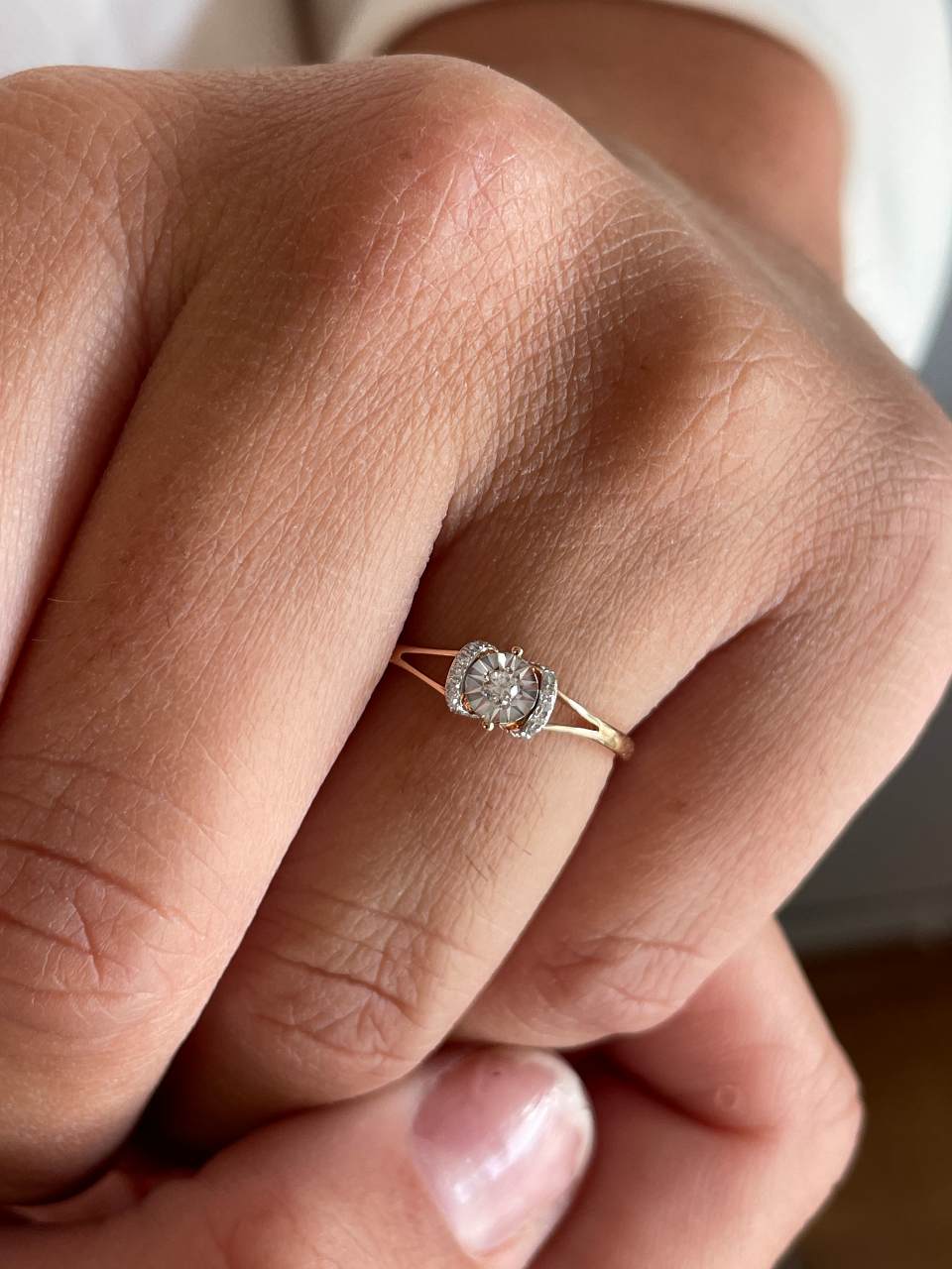 Anillo FOLDE con brillantes en oro rosa y blanco de 14 ktes.