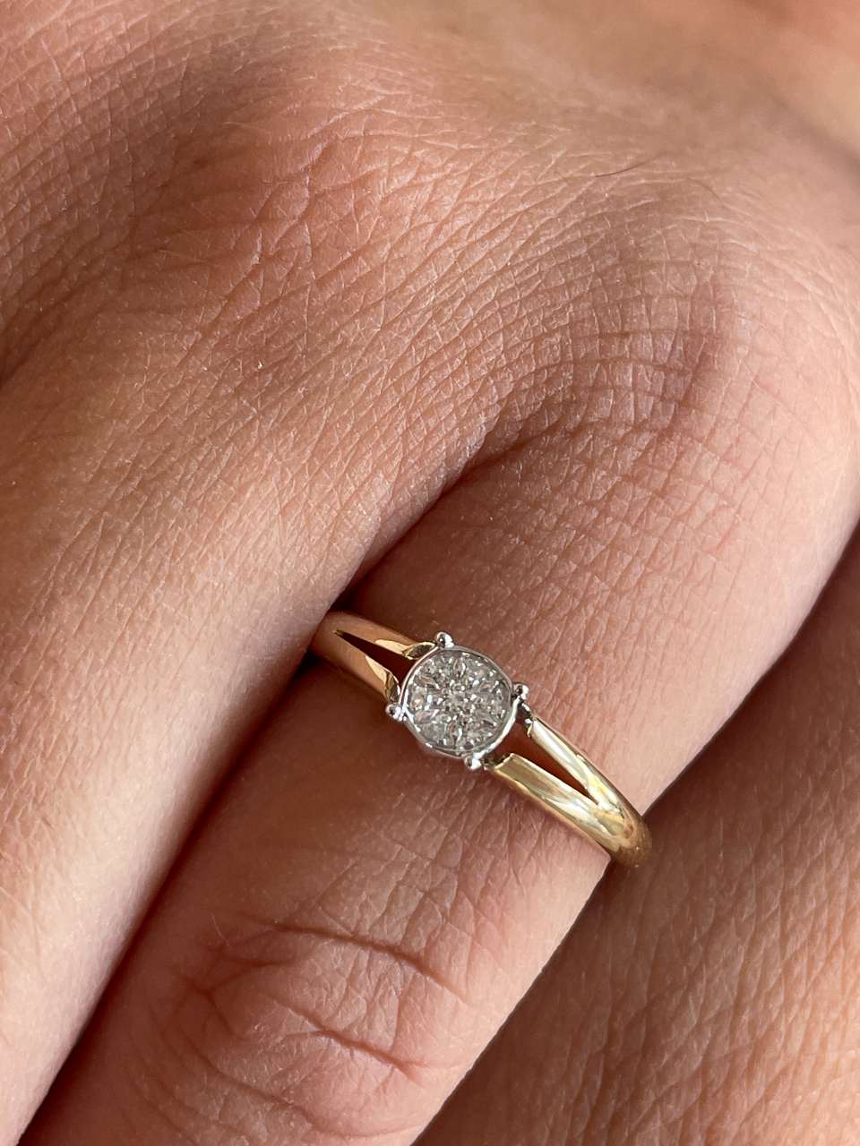 Anillo PIALIM con brillantes en oro amarillo y blanco de 14 ktes.