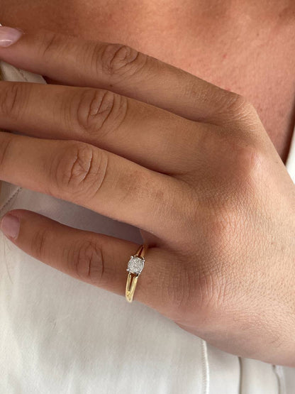 Anillo PIALIM con brillantes en oro amarillo y blanco de 14 ktes.
