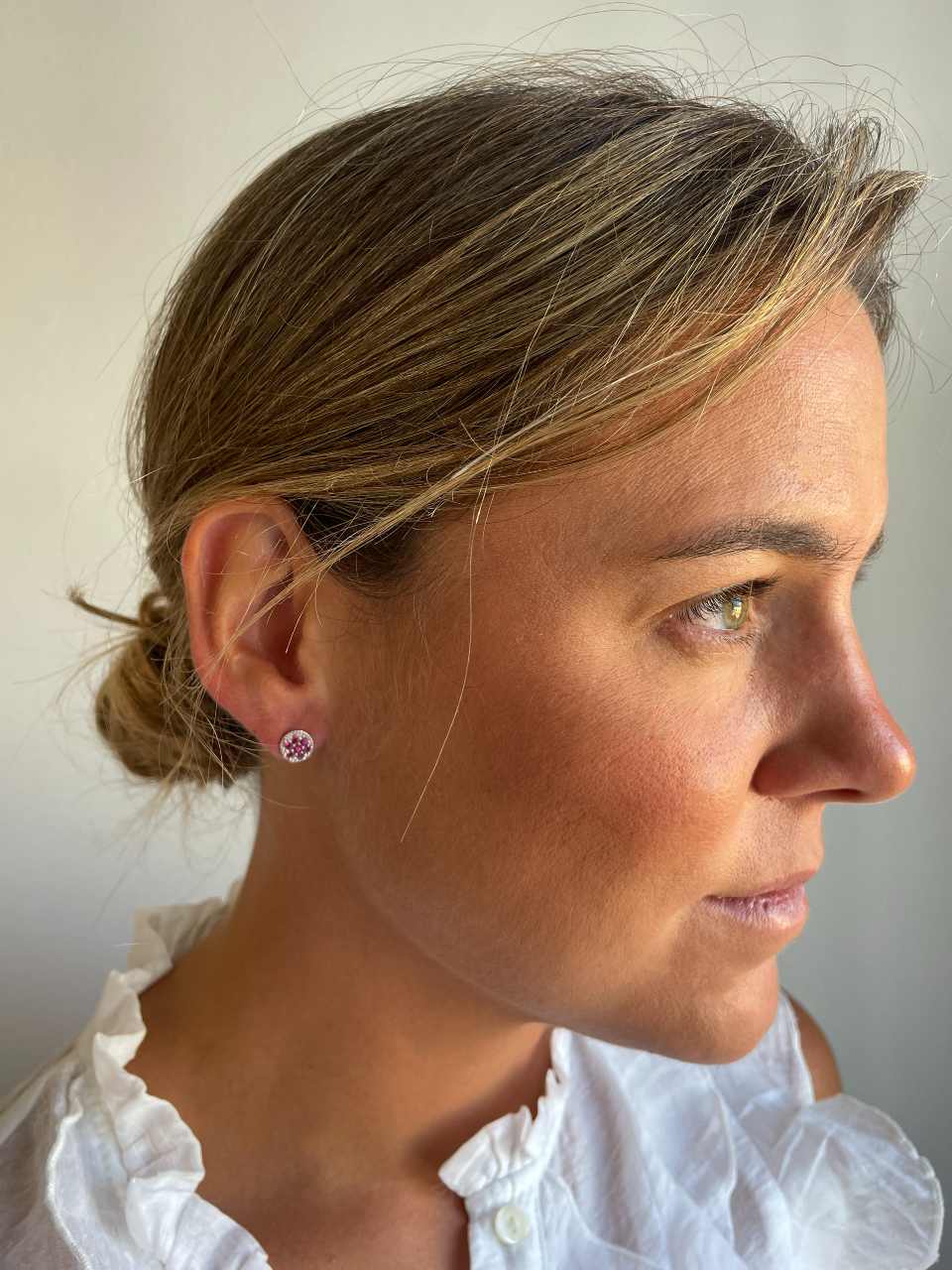 Pendientes PESARO  dormilones desmontables en oro blanco 18 ktes  con piedras.