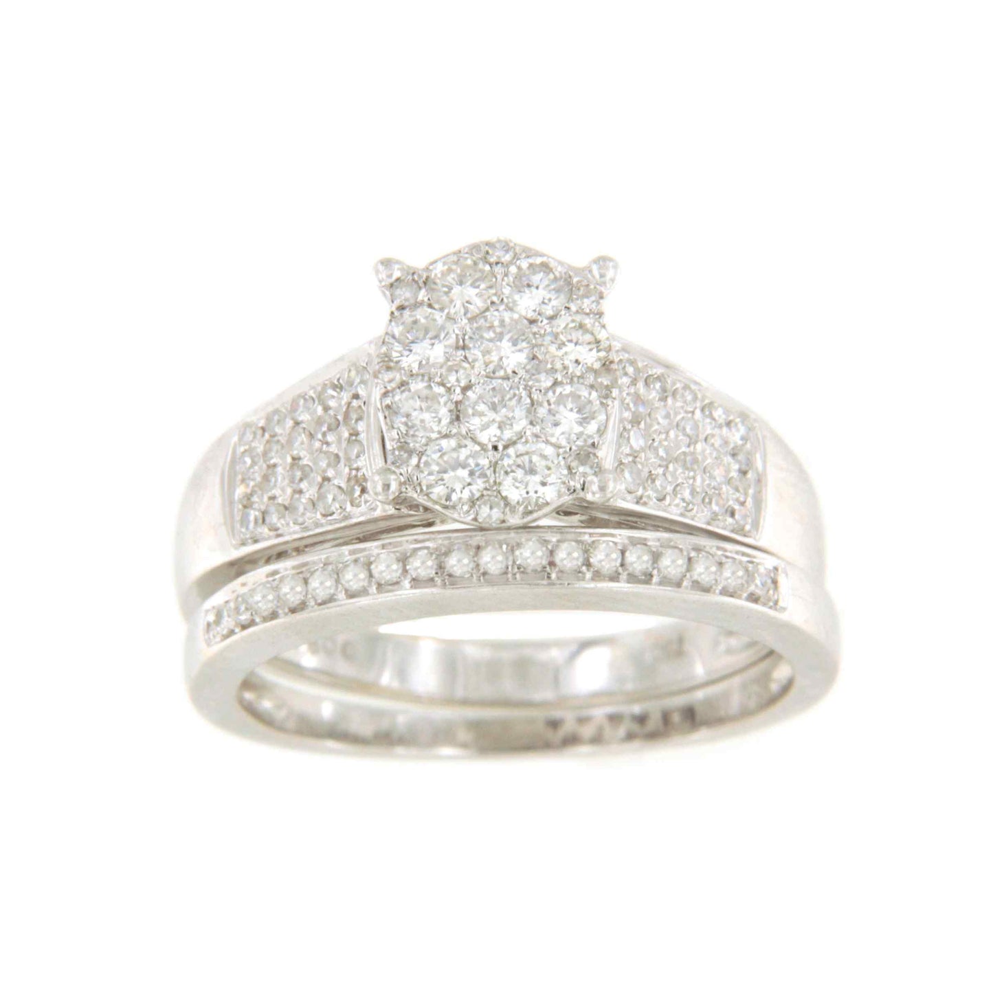 LEEDS oval ring in 18k white gold with diamonds and baguettes.