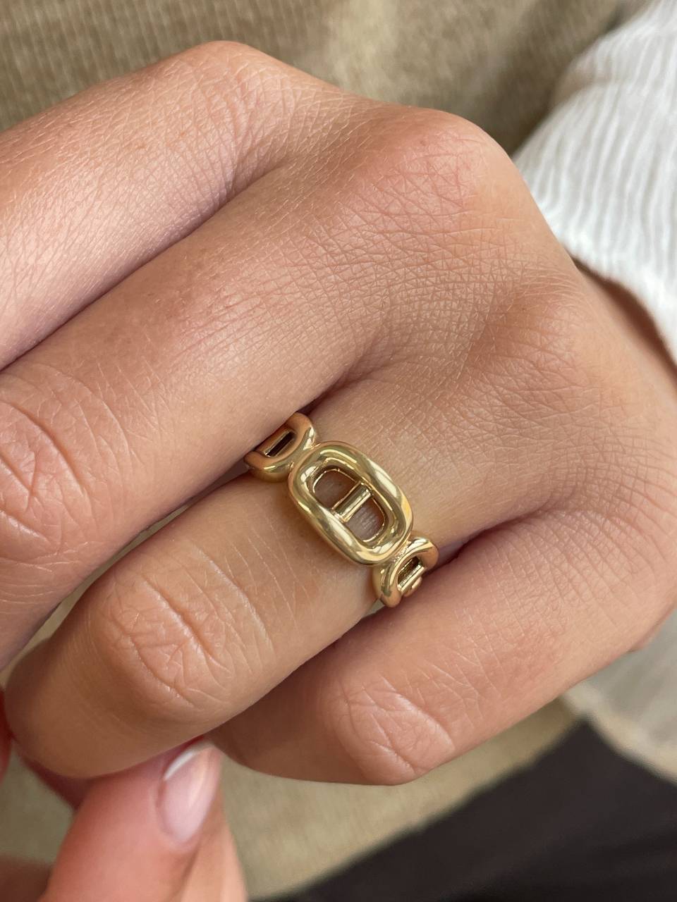 CAPOTE ring in 18-karat yellow gold, curb style