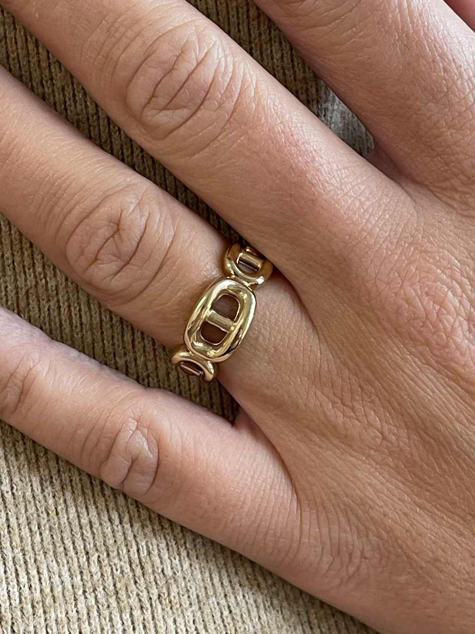 CAPOTE ring in 18-karat yellow gold, curb style