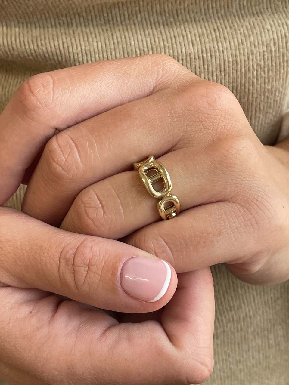 CAPOTE ring in 18-karat yellow gold, curb style