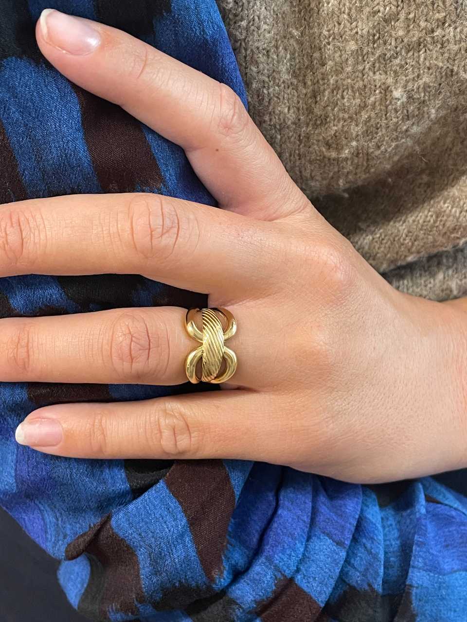 Anillo FARO de oro amarillo de 18 ktes clásico con gallones