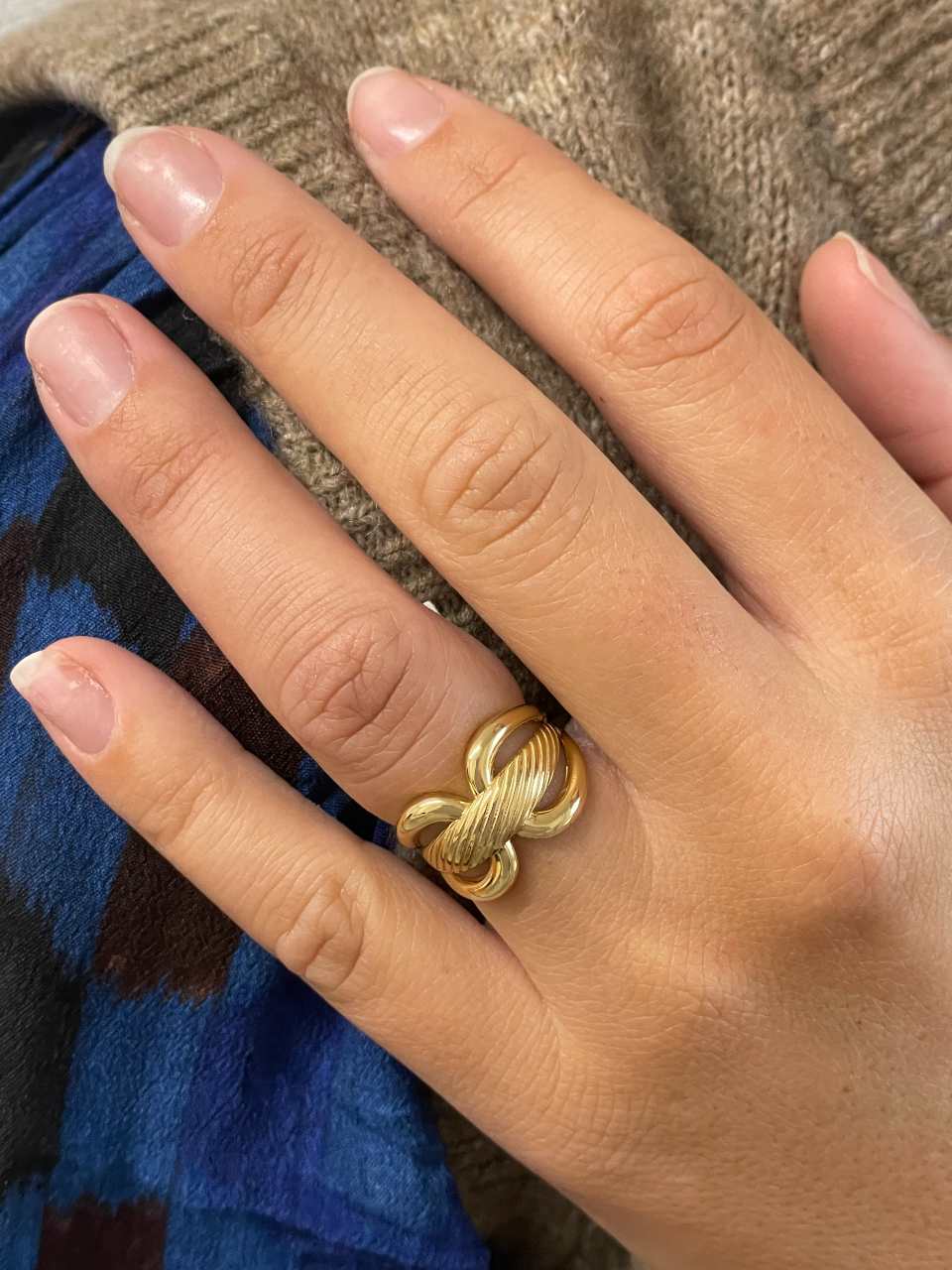 Anillo FARO de oro amarillo de 18 ktes clásico con gallones