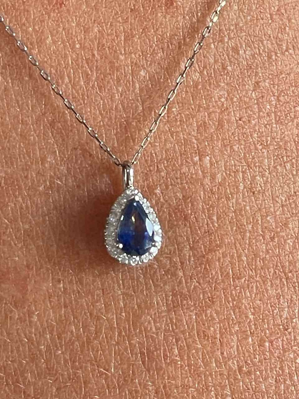 Gargantilla TUNO con colgante oro blanco 18 ktes brillantes y piedra