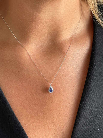 Gargantilla TUNO con colgante oro blanco 18 ktes brillantes y piedra