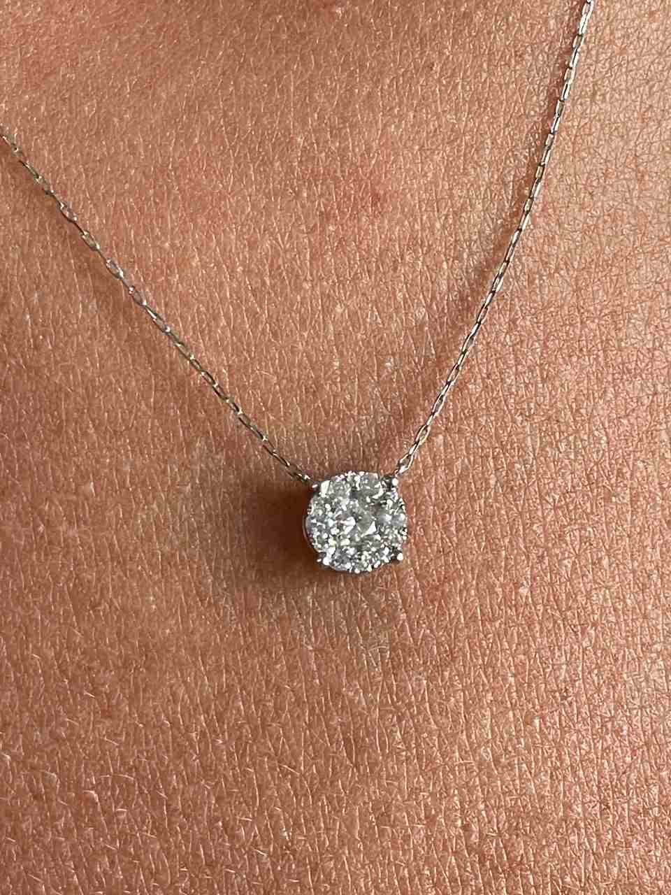 Gargantilla CUPUA con colgante  centro oro blanco 18 ktes y brillantes