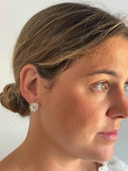Pendientes LIMA flor en oro de tres colores 18 kilates con brillante