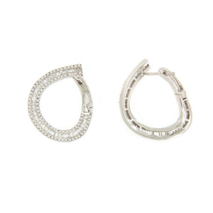 Pendiente PERA en oro blanco 18 kilates con diamantes y baguettes
