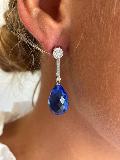 Pendientes CUDILLERO en oro blanco 18 ktes con brillantes y baguettes.