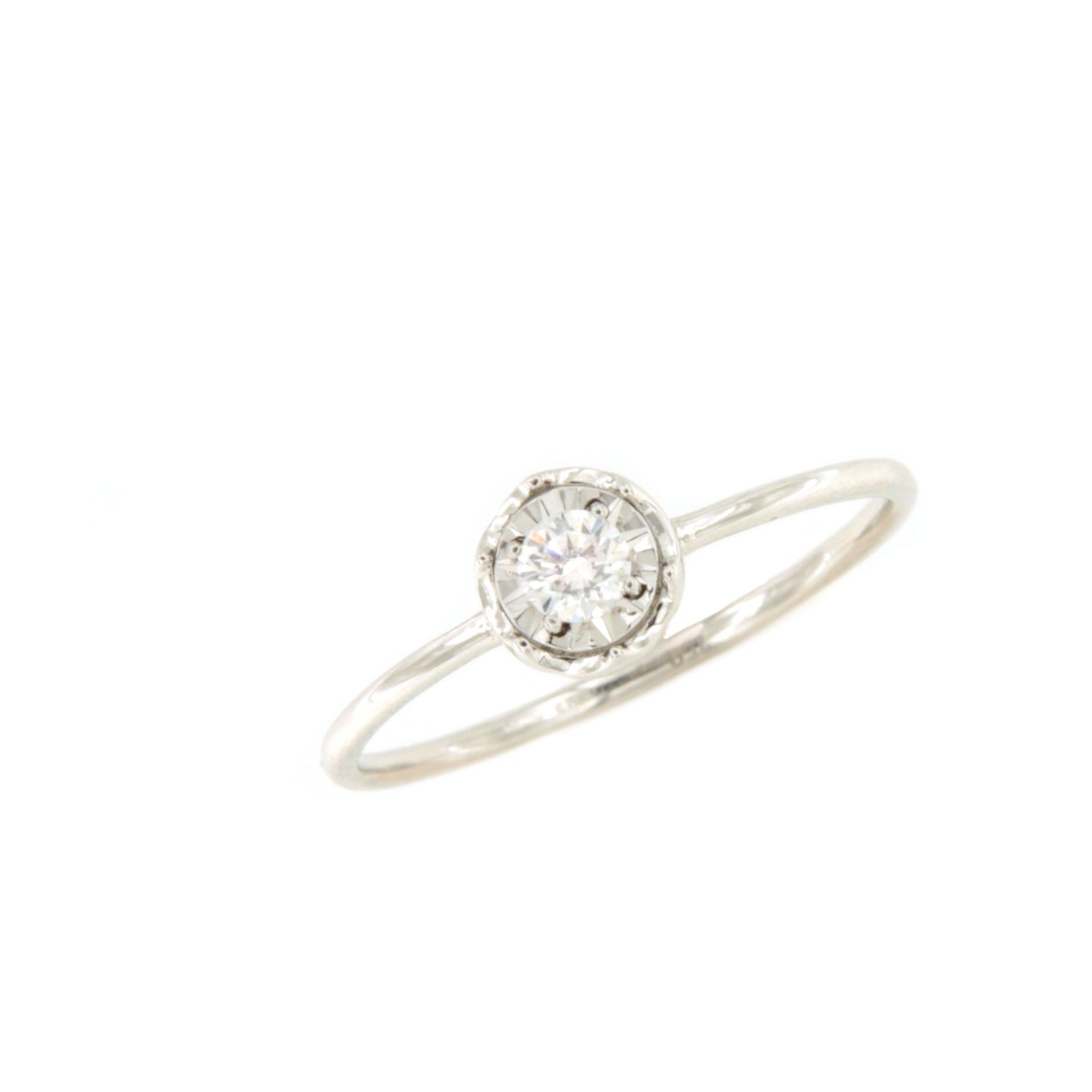 Anillo IMBE solitario de brillantes con vista de ilusión en oro 18 ktes.