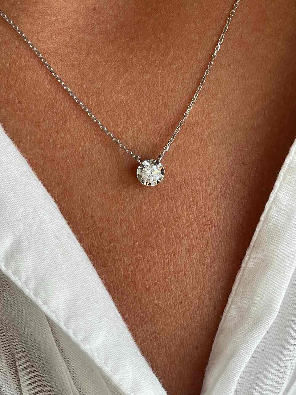 Cadenita LINZ de oro blanco de 18 Kilates con solitario de brillante.