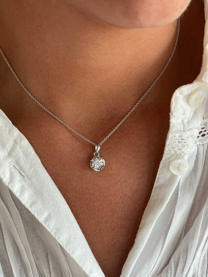 ALGUER pendant, 18k white gold charm with brilliant illusion view.