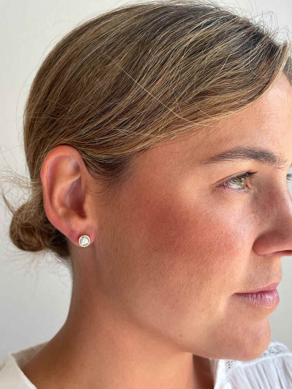 Pendiente MANAOS dormilones de brillantes en oro blanco y amarillo 18 ktes