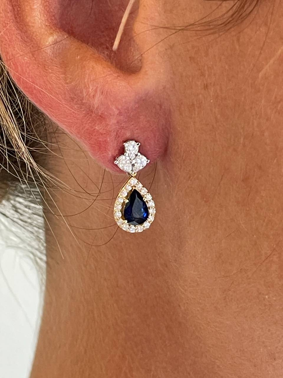 Pendientes ORLEANS brillantes y zafiros en oro blanco y amarillo de 18 ktes