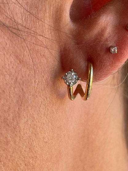 Pendientes cortos GAMBIA oro amarillo de 18 kilates y diamantes.