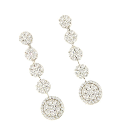 Pendiente KIMBERLEY largo oro blanco de 18 ktes con rosetas de brillantes.
