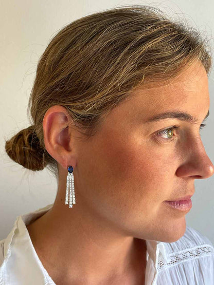 Pendientes TEMPIO largos oro blanco 18 ktes zafiros y brillantes