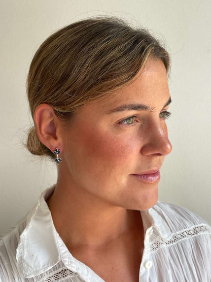 INARI marquise sapphires and diamonds earrings in 18k white gold