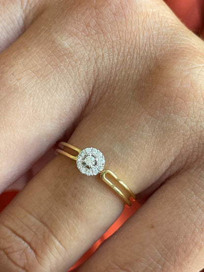 Anillo IMBU doble brazo centro con diamantes en oro amarillo de 18 ktes