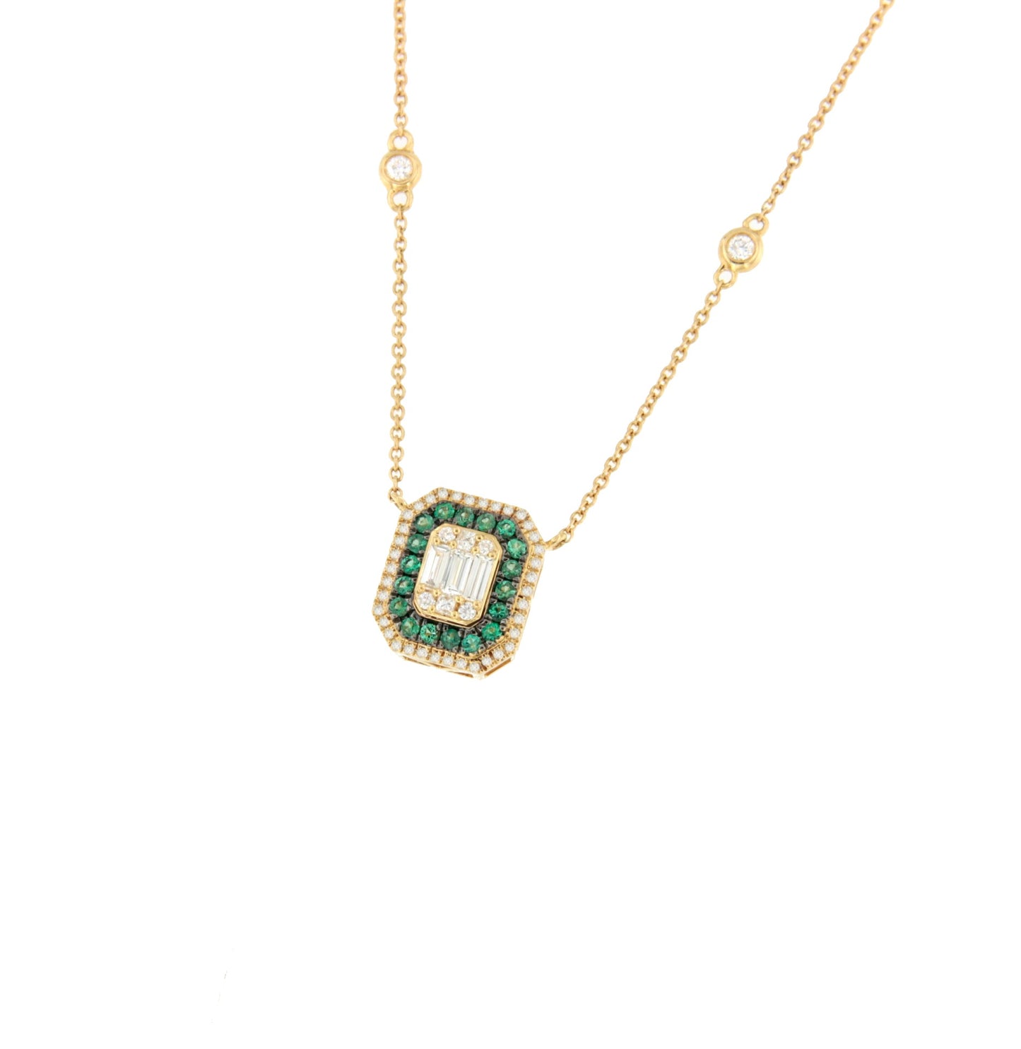 Gargantilla CRADOCK con dije esmeraldas, baguettes y brillantes oro amarillo 18 ktes