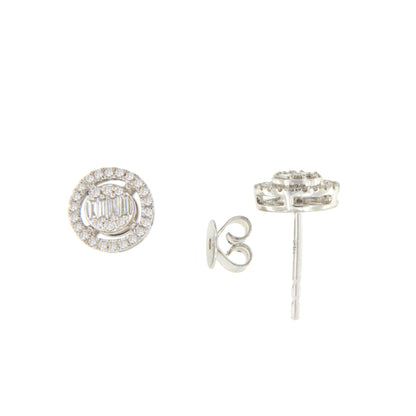 KIRUNA earring in 18k white gold with diamonds and baguettes.