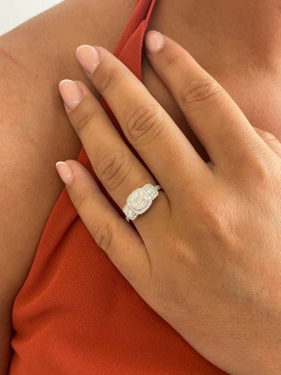 Anillo GEORGES en oro blanco 18 ktes con brillantes, princesa, maquis y baguettes.