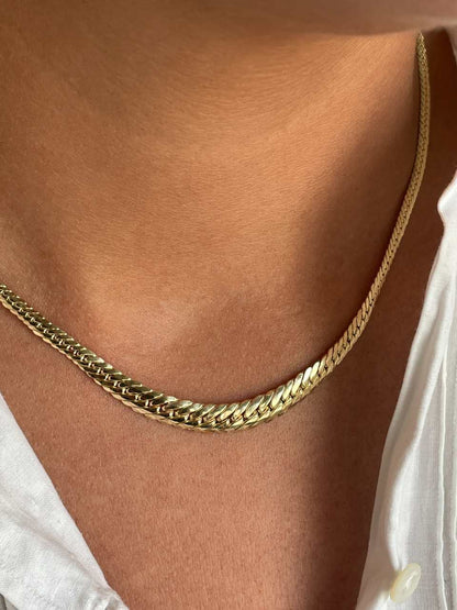 DINA choker with diminishing links and curb chain in 18k yellow gold