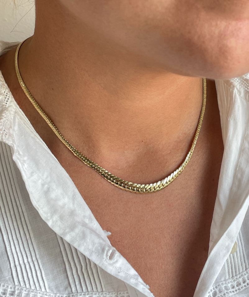 DINA choker with diminishing links and curb chain in 18k yellow gold