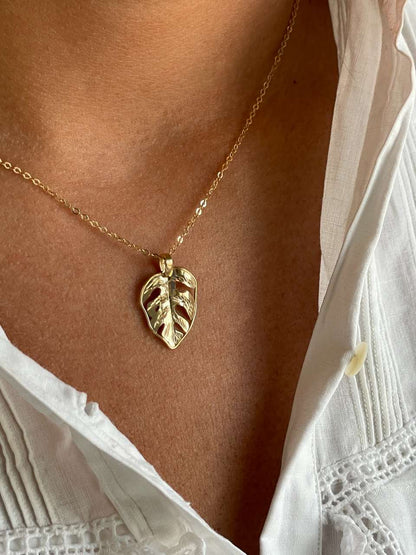 DILEK choker in 18-karat yellow gold with engraving plate