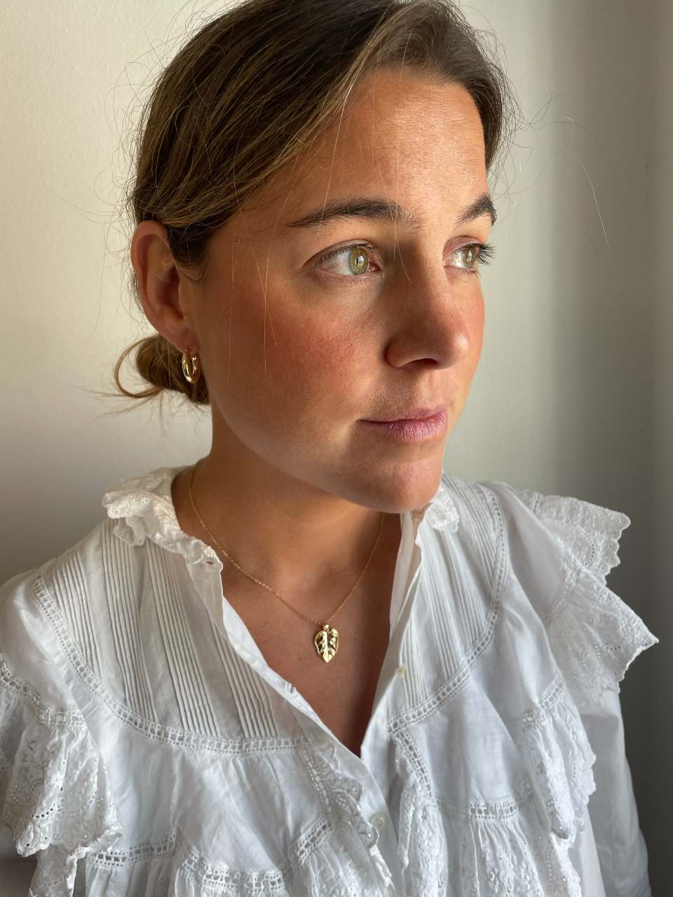 DILEK choker in 18-karat yellow gold with engraving plate