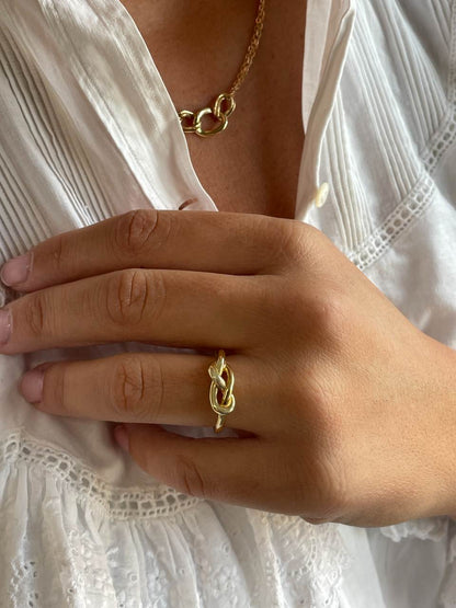 SIMGE ring in 18-karat yellow gold with sailor's knot