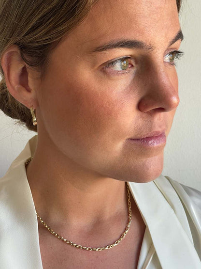 Gargantilla IOWA motivo eslabón natural en oro amarillo de 18 kilates.