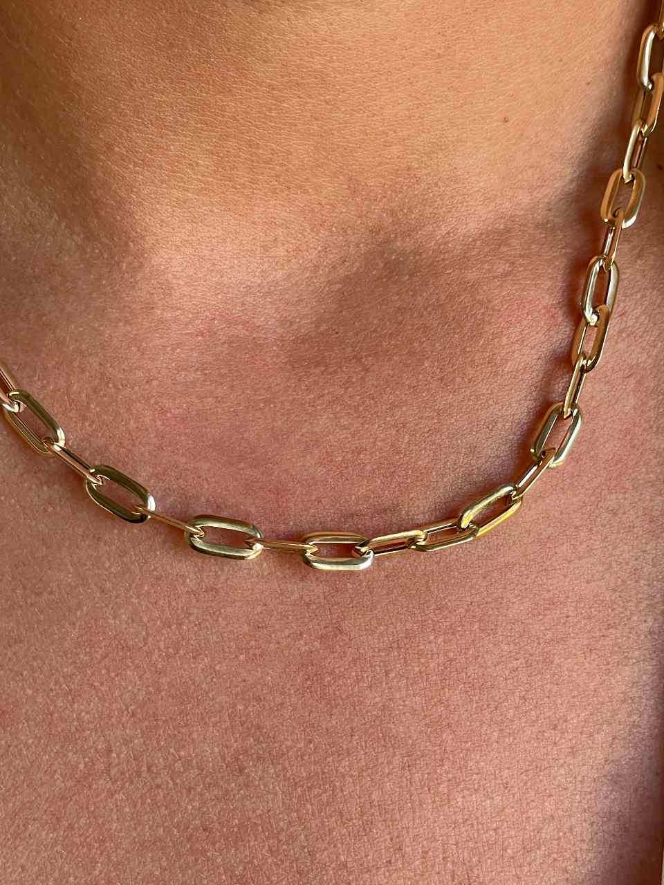 DINA choker with diminishing links and curb chain in 18k yellow gold