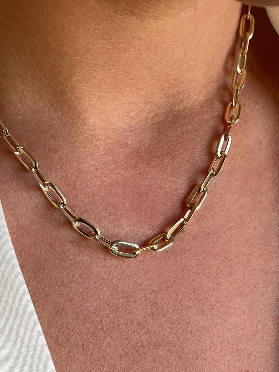 DINA choker with diminishing links and curb chain in 18k yellow gold