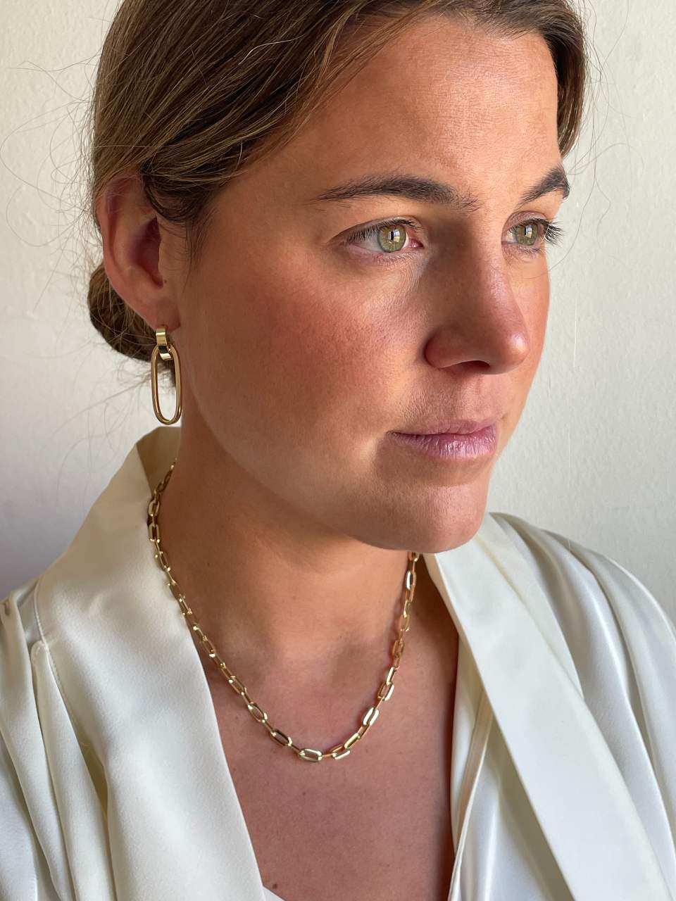 DINA choker with diminishing links and curb chain in 18k yellow gold