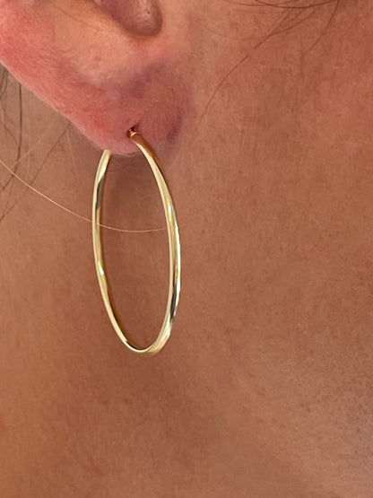 EREMITA earring, plain hoop in 18k yellow gold