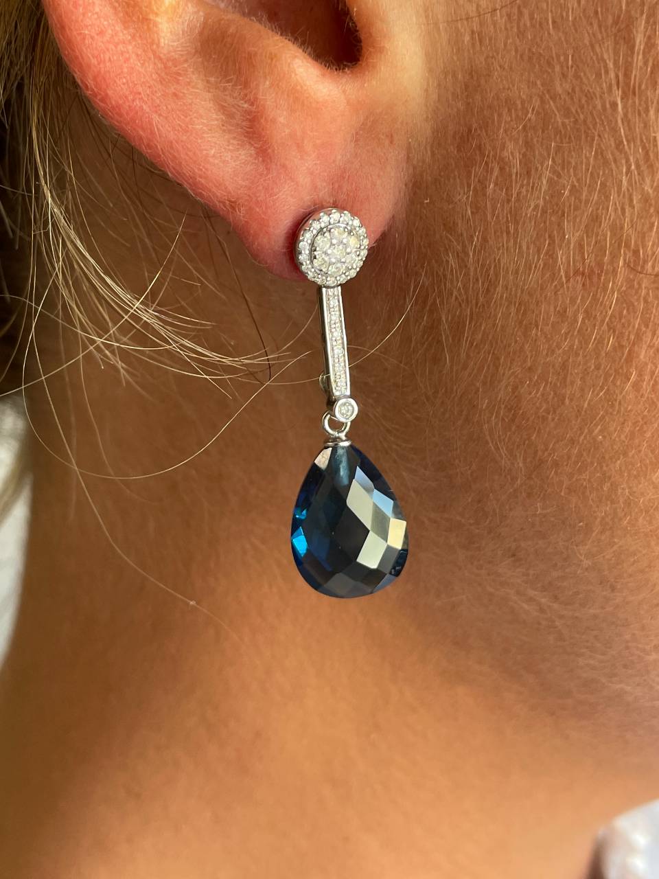 Pendientes ROUTAN desmontable roseta de brillantes en oro blanco 18 ktes.