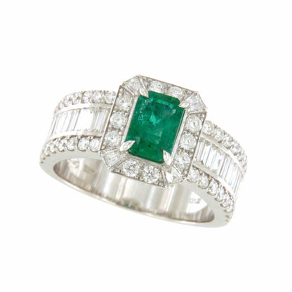 Anillo TALIANA  roseta esmeralda, brillantes y baguettes en oro blanco de 18 ktes.