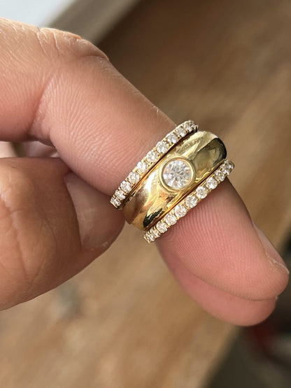 LEMOS, anillo en oro de 18 kilates con centro brillante o zafiro