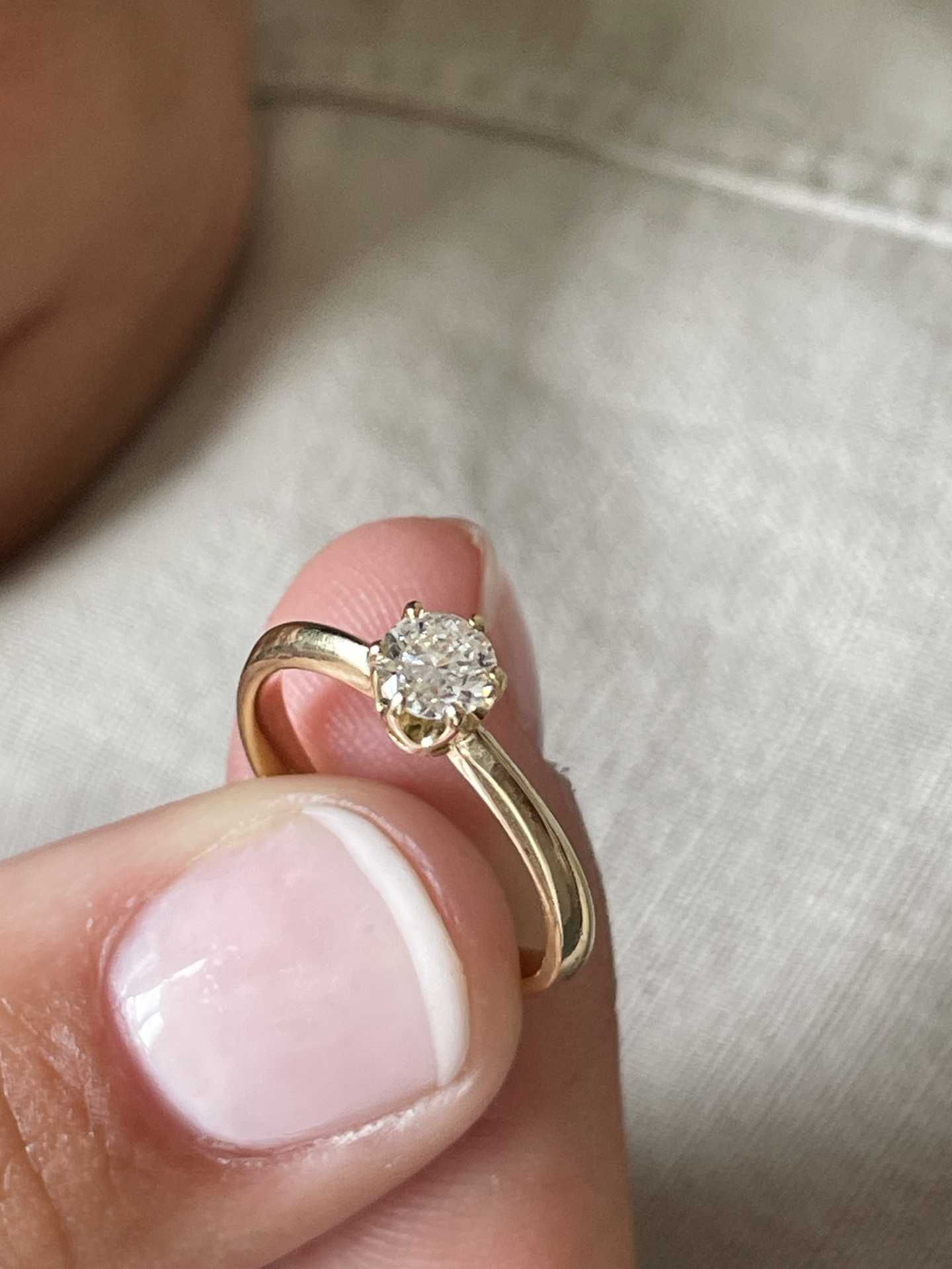 Anillo CALAIS solitario de brillante seis garras en oro blanco de 18 ktes