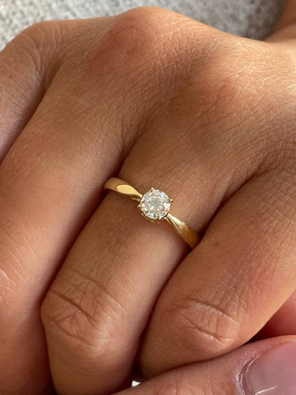 LAVAL classic solitaire diamond ring in 18k white gold