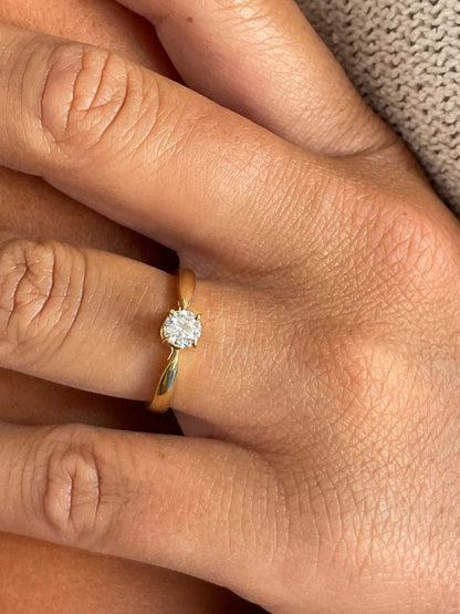 LAVAL classic solitaire diamond ring in 18k white gold