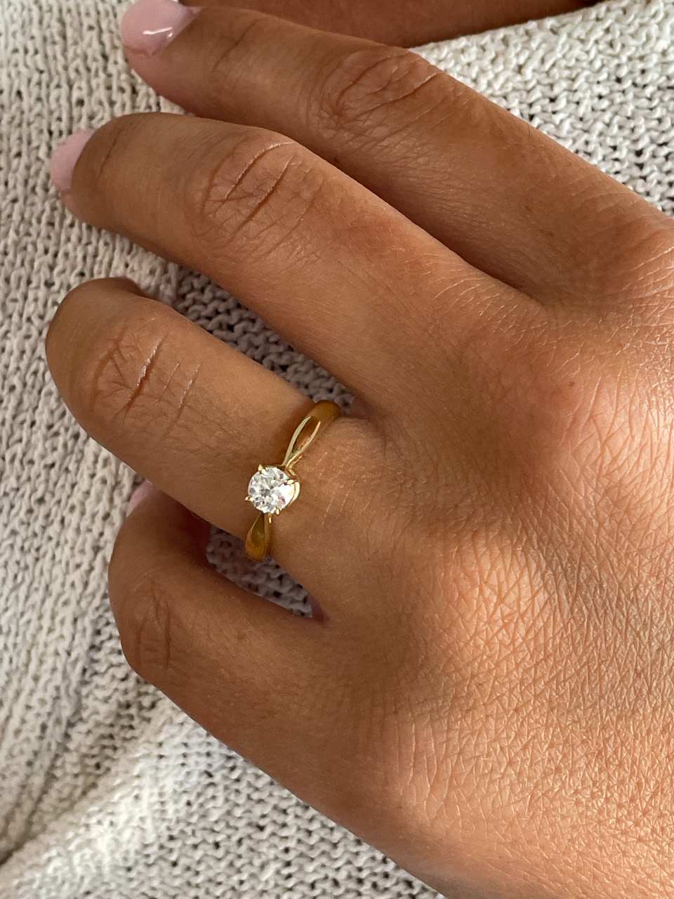 LAVAL classic solitaire diamond ring in 18k white gold