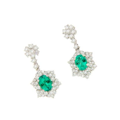 Pendientes TUNO largos oro blanco 18 ktes roseta esmeralda y brillantes