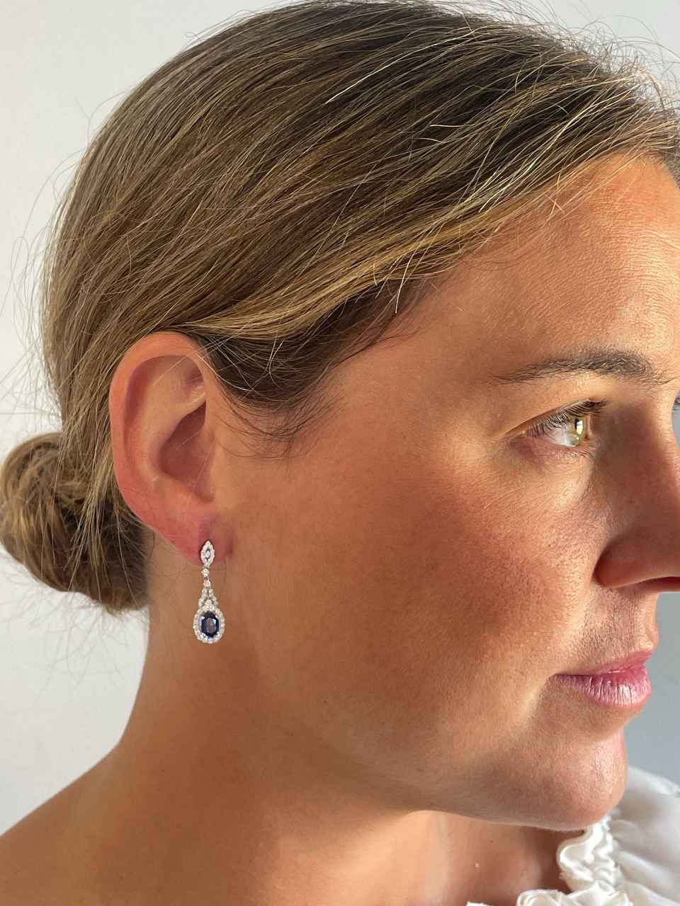 PENZA long earrings with diamonds and sapphires in 18k white gold