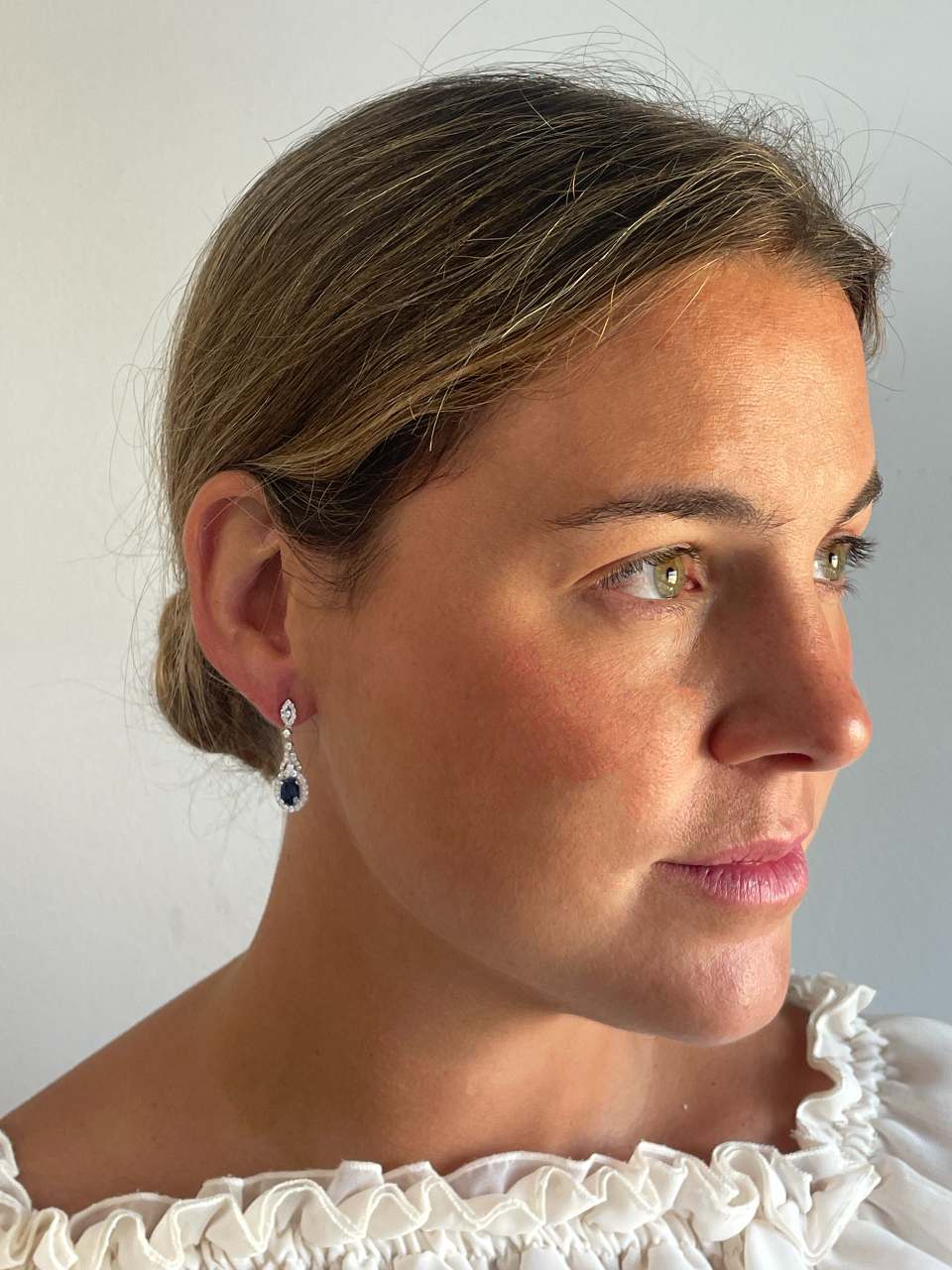 PENZA long earrings with diamonds and sapphires in 18k white gold